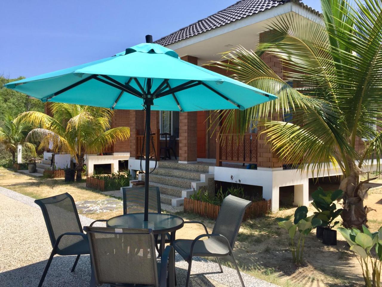 Hotel Casa Tanjung Jara Dungun Zewnętrze zdjęcie